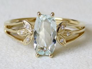 9k Yellow Gold 1.12ct Aquamarine & Diamond Ring