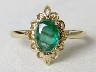 9k Yellow Gold 1.22ct Emerald Ring