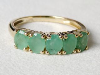9k Yellow Gold 1.7ct Emerald Ring