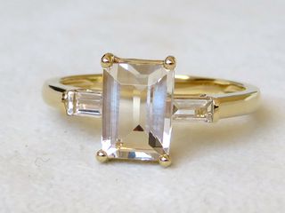 9k Yellow Gold 2.45ct Champagne Imperial Topaz & White Topaz Ring