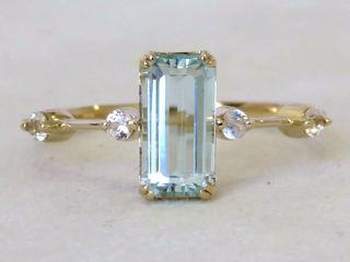 9k Yellow Gold 1.2ct Aquamarine & White Sapphire Ring