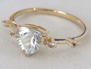9k Yellow Gold Green Amethyst & White Sapphire Ring