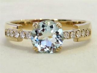 14k Yellow Gold Aquamarine & 0.15ct Diamond Ring