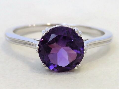 9k White Gold 1.92ct Amethyst Ring