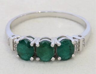 9k White Gold Emerald & White Sapphire Ring