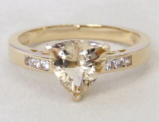 9k Yellow Gold 1.5ct Beryl & White Sapphire Ring