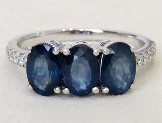 14k White Gold 2.85ct Blue Sapphire & 0.18ct Diamond Ring