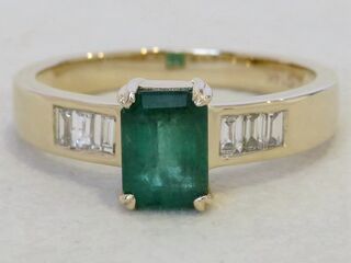14k Yellow Gold 1.12ct Emerald & 0.24ct Diamond Ring