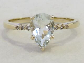 9k Yellow Gold 1.2ct Aquamarine & White Sapphire Ring