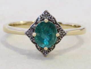 9k Yellow/White Gold 1ct Emerald Ring