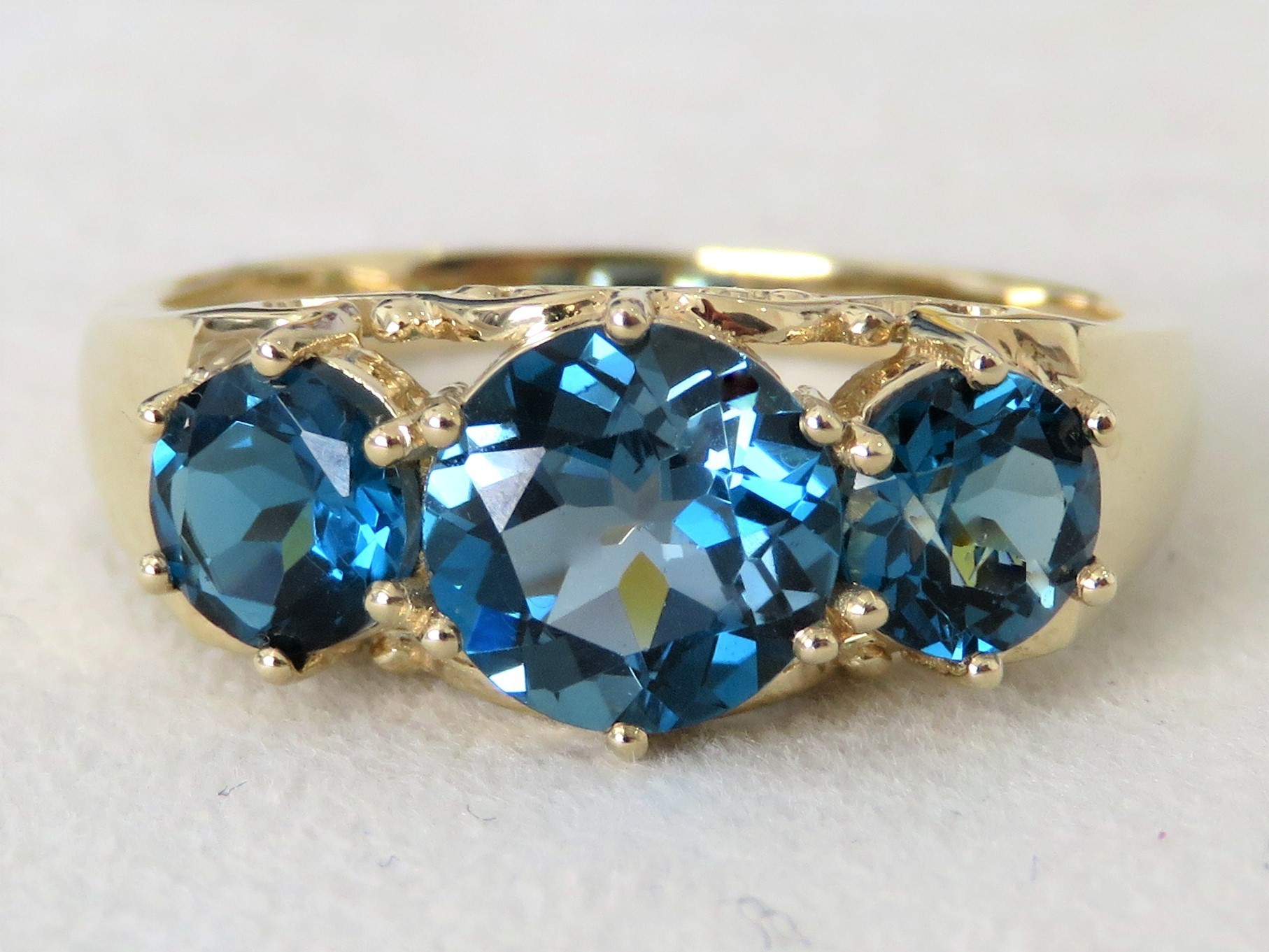 9k Yellow Gold 2.65ct London Blue Topaz Ring