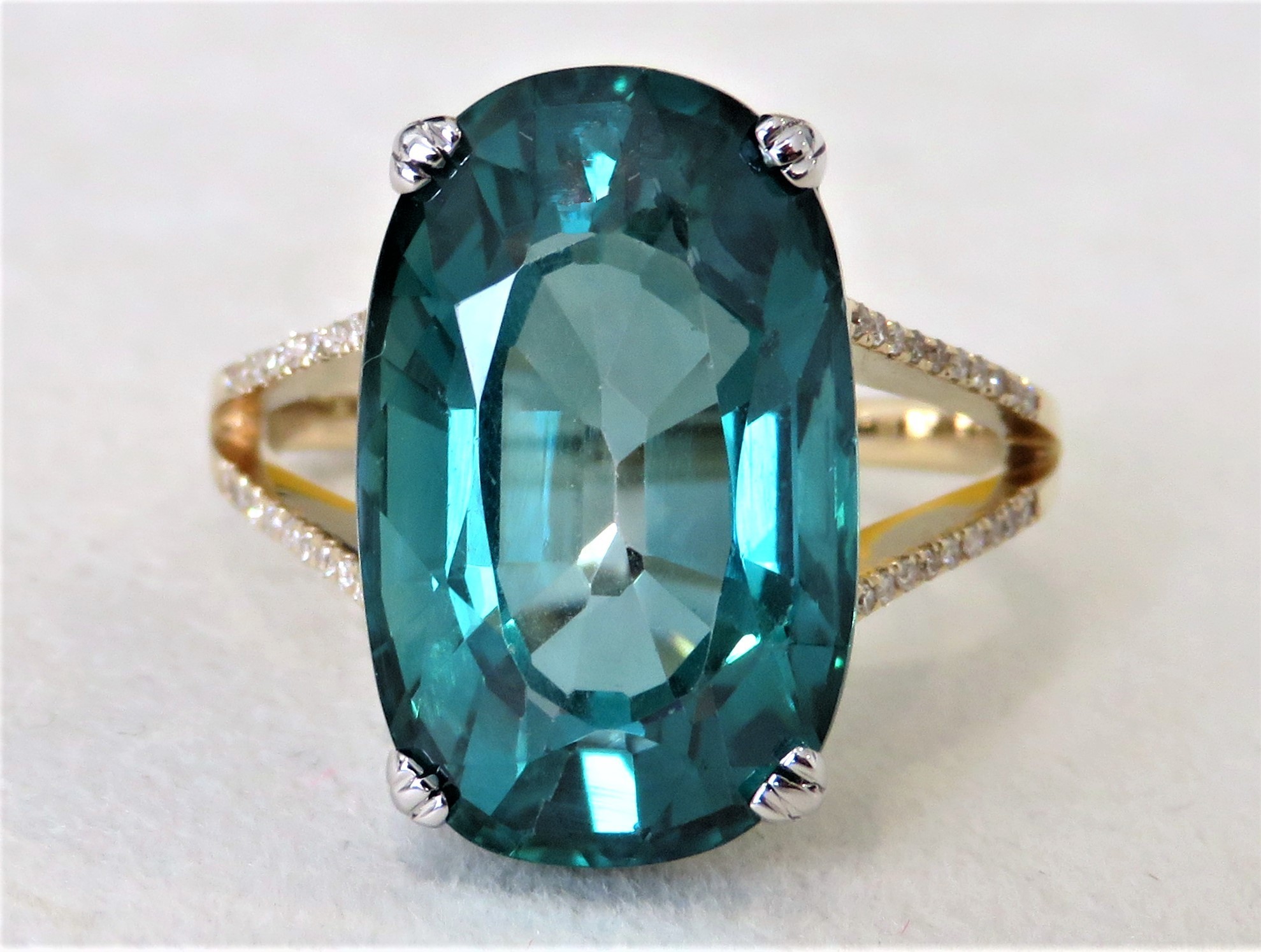 14k Yellow/White Gold 13.9ct Green Topaz & 0.25ct Diamond Ring with Valuation