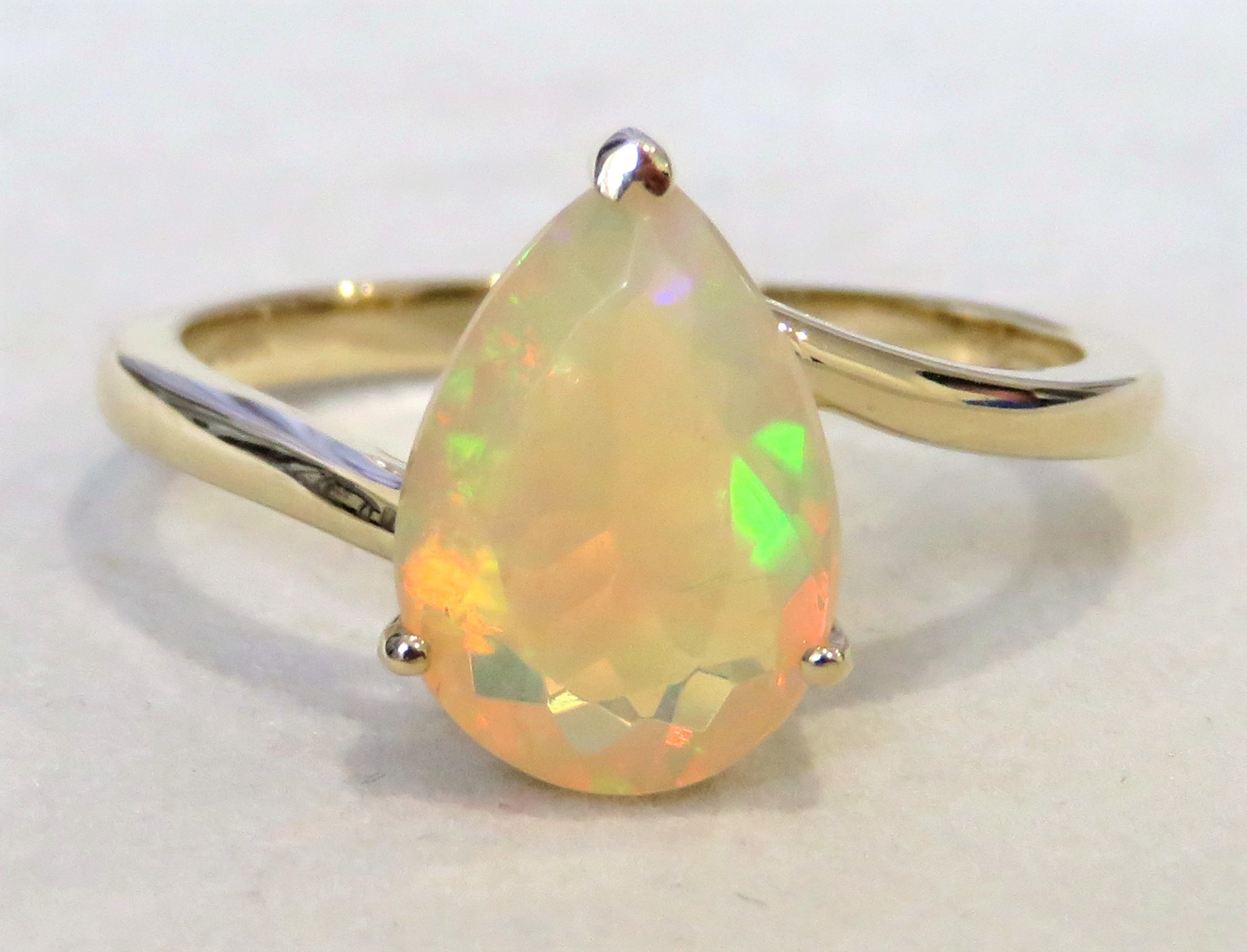 9k Yellow Gold 1.62ct Ethiopia Rainbow Opal Ring