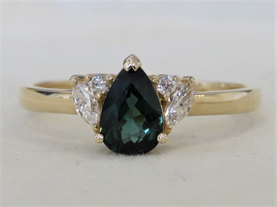 14k Yellow Gold 0.99ct Teal Sapphire & 0.11ct Diamond Ring with Valuation