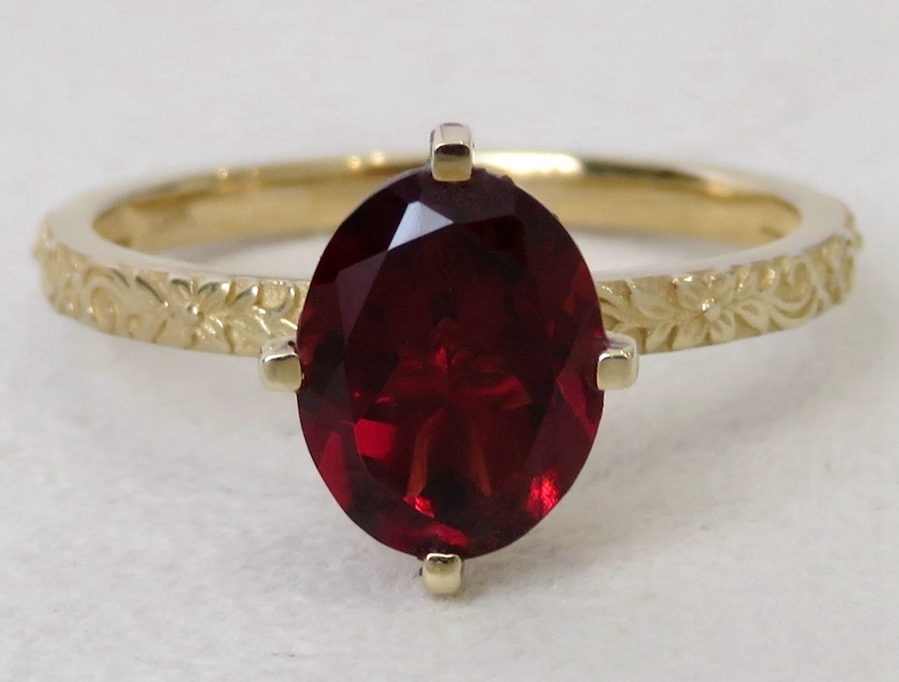 9k Yellow Gold 2.25ct Garnet Ring