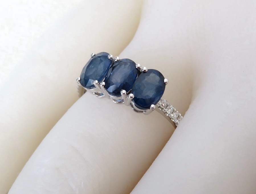 White sapphire discount engagement ring nz