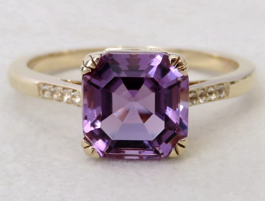 9k Yellow Gold 2.4ct Amethyst & White Sapphire Ring