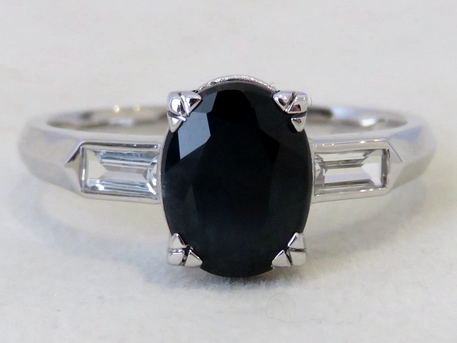 9k White Gold 3.3ct Black Sapphire & White Sapphire Ring
