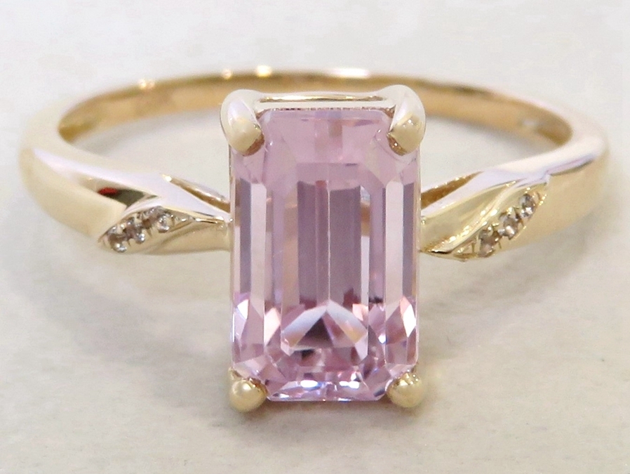 9k Yellow Gold 3.3ct Pink Kunzite & White Sapphire Ring