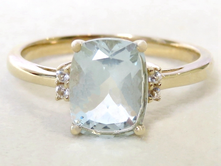 9k Yellow Gold 1.76ct Aquamarine & White Sapphire Ring