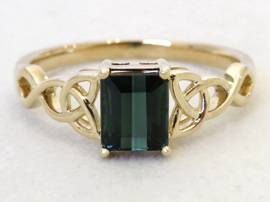 9k Yellow Gold 1.2ct Blue Indicolite Tourmaline Ring
