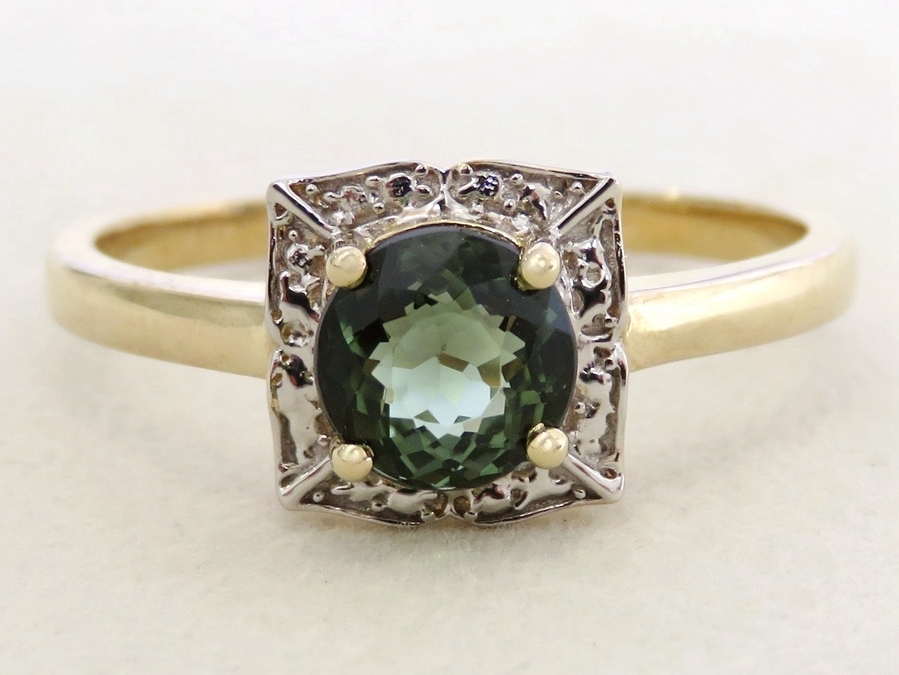 9k Yellow/White Gold 1.12ct Green Tourmaline Ring