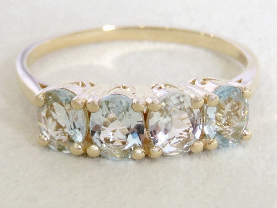 9k Yellow Gold 1.2ct Aquamarine Ring