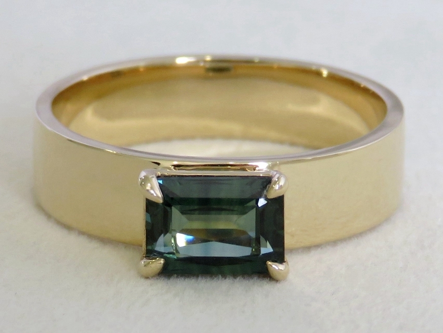 14k Yellow Gold 1.28ct Teal Sapphire Ring