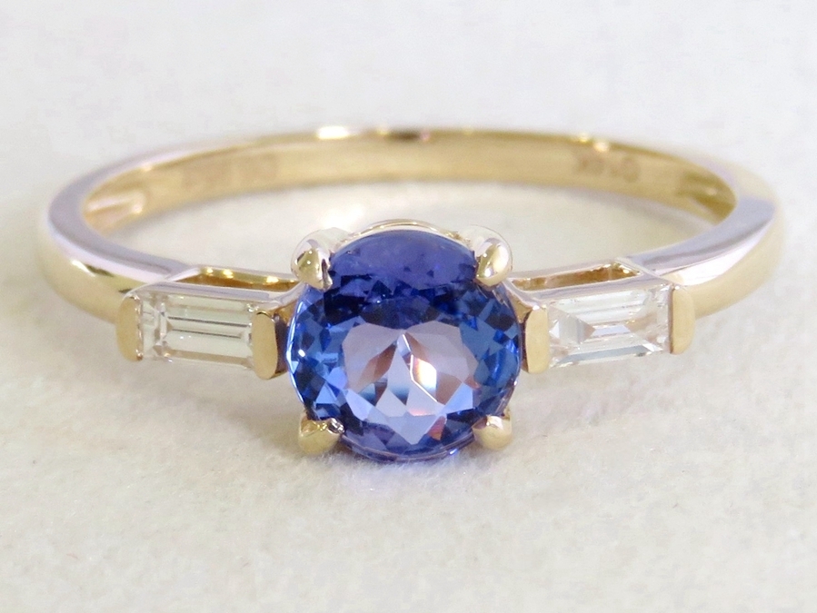 14k Yellow Gold 1ct Tanzanite & 0.16ct Diamond Ring