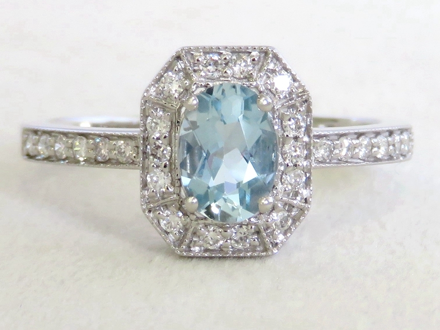 14k White Gold Aquamarine & 0.26ct Diamond Ring