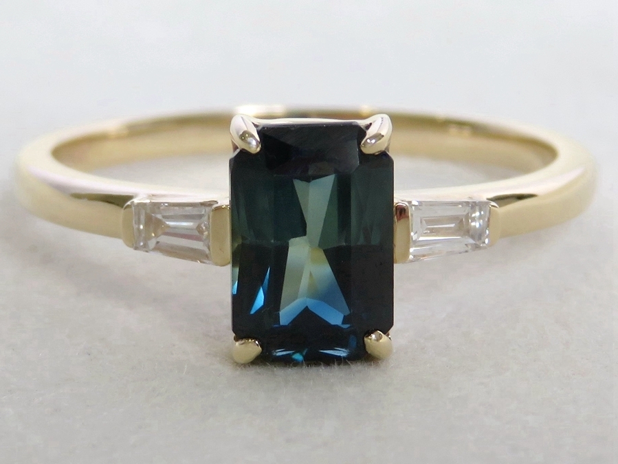 14k Yellow Gold 1.5ct Teal Sapphire & 0.14ct Diamond Ring