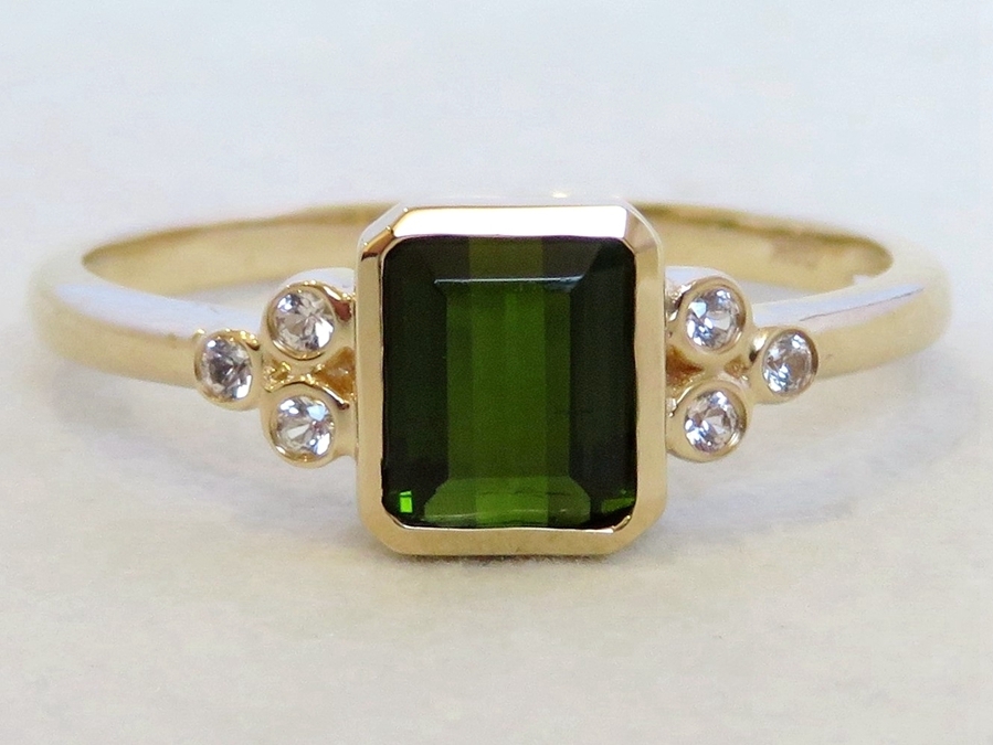 1.1ct Green Tourmaline & White Sapphire Ring in 9k Yellow Gold