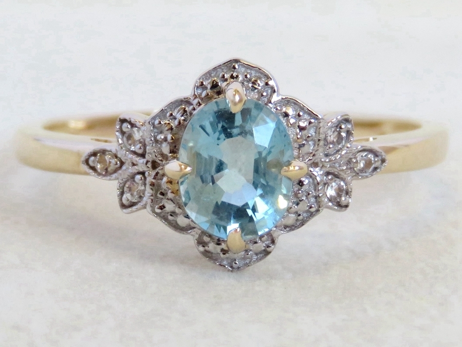 Aquamarine & White Sapphire Ring in 9k Yellow/White Gold