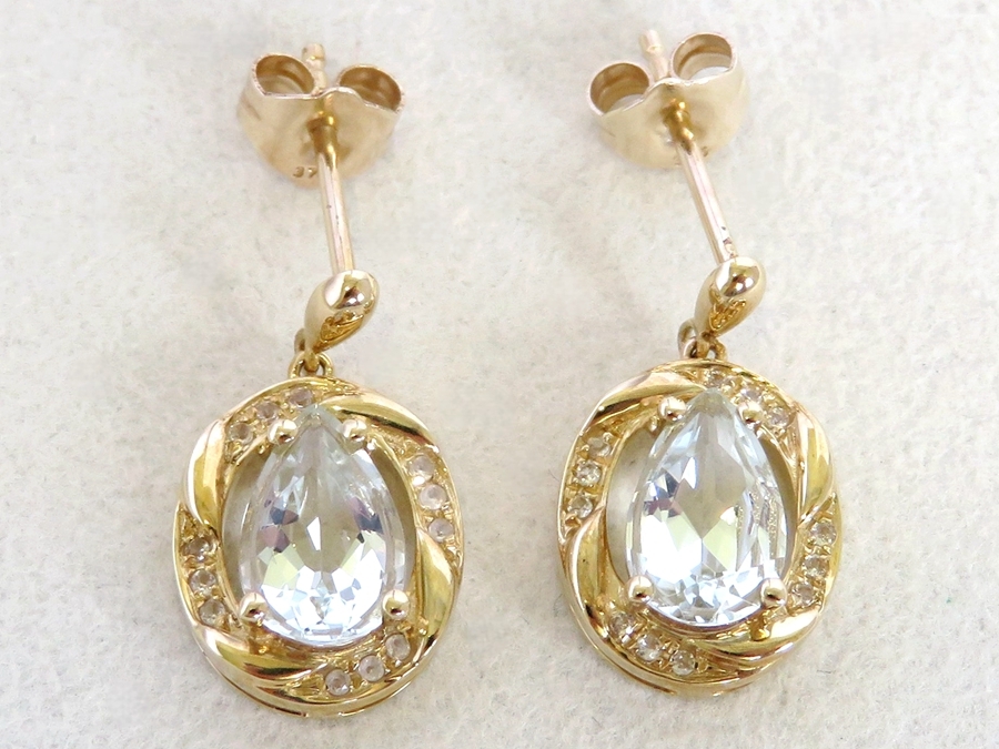2ct Aquamarine Earrings with White Sapphire in 9k Yellow Gold