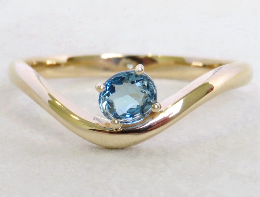 Natural Aquamarine Ring Curved Band Design in 9k Yellow Gold