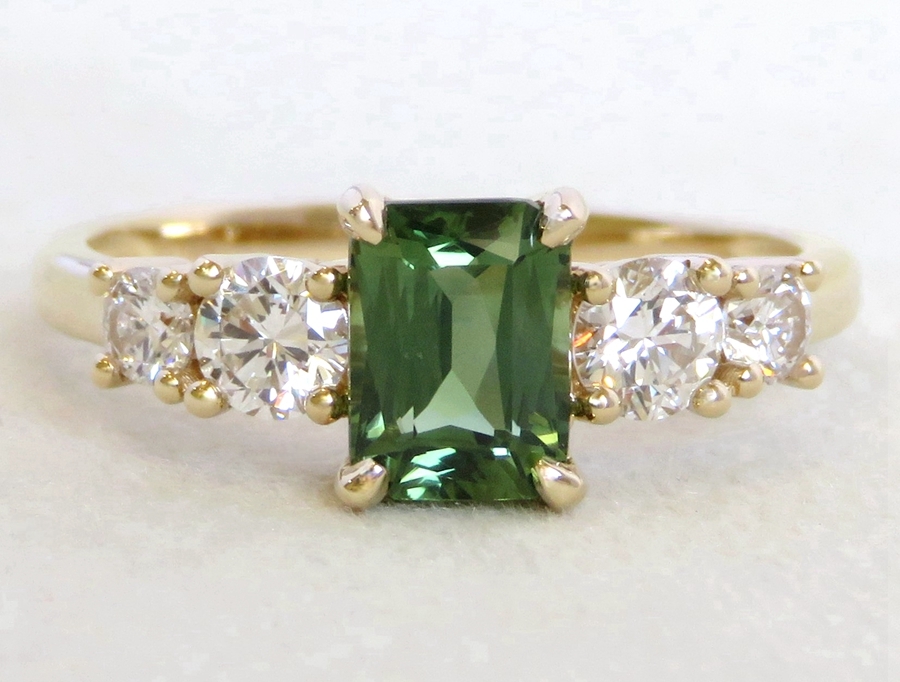 1.51ct Green Sapphire Ring with 0.7ct Lab Diamond in 14k Yellow Gold