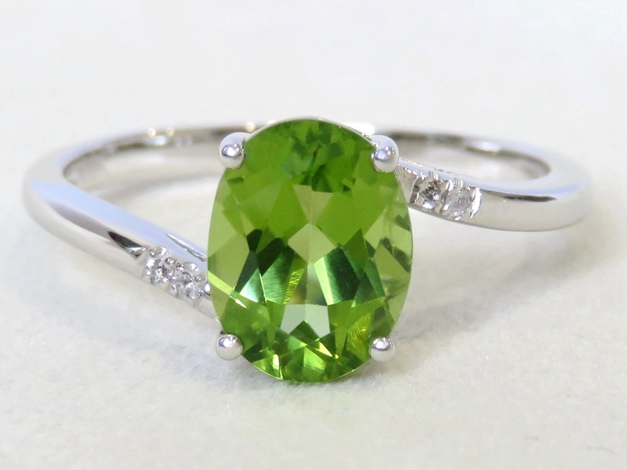 2.1ct Peridot & White Sapphire Ring in 9k White Gold | CL Jewellery NZ