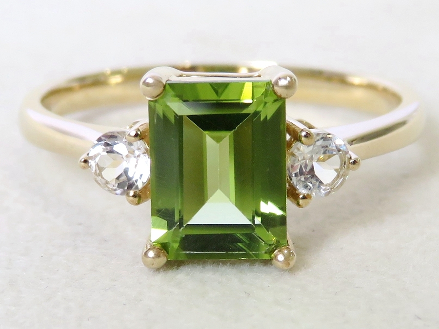 9K Yellow Gold 1.8ct Peridot & White Sapphire 3-Stone Ring | CL Jewellery NZ