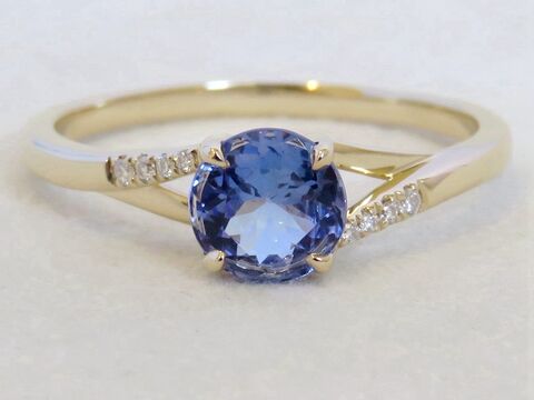Round-Cut Tanzanite & Diamond Ring in 14k Yellow Gold