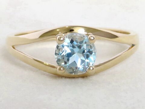 1ct Blue Topaz Ring Split Band Design in 9k Yellow Gold