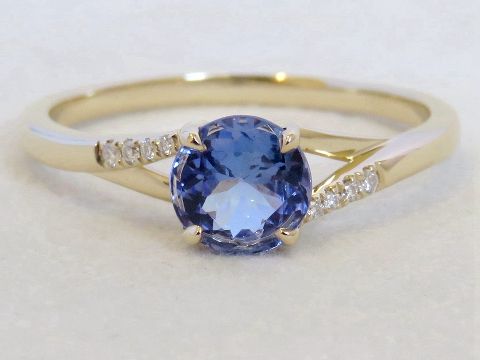 Round-Cut Tanzanite & Diamond Ring in 14k Yellow Gold