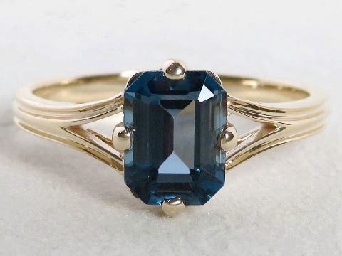 1.75ct London Blue Topaz Ring in 9k Yellow Gold