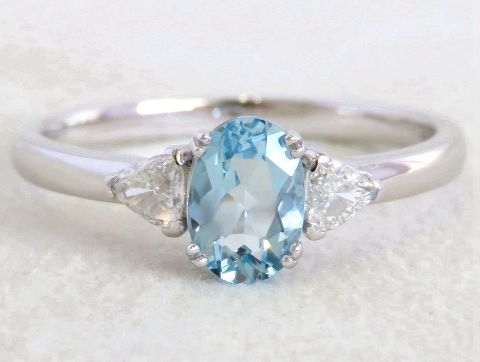 Aquamarine & 0.2ct Diamond Engagement Ring in Platinum